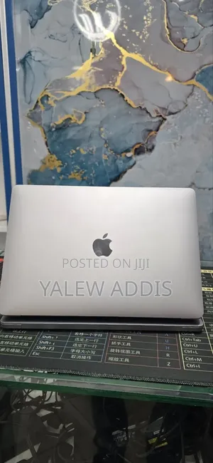 New Laptop Apple MacBook Pro 2022 M2 8GB Apple M2 SSD 256GB