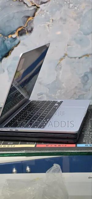 New Laptop Apple MacBook Air 2025 M4 16GB Apple M4 SSD 256GB
