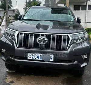 Toyota Land Cruiser Prado 2023 Black