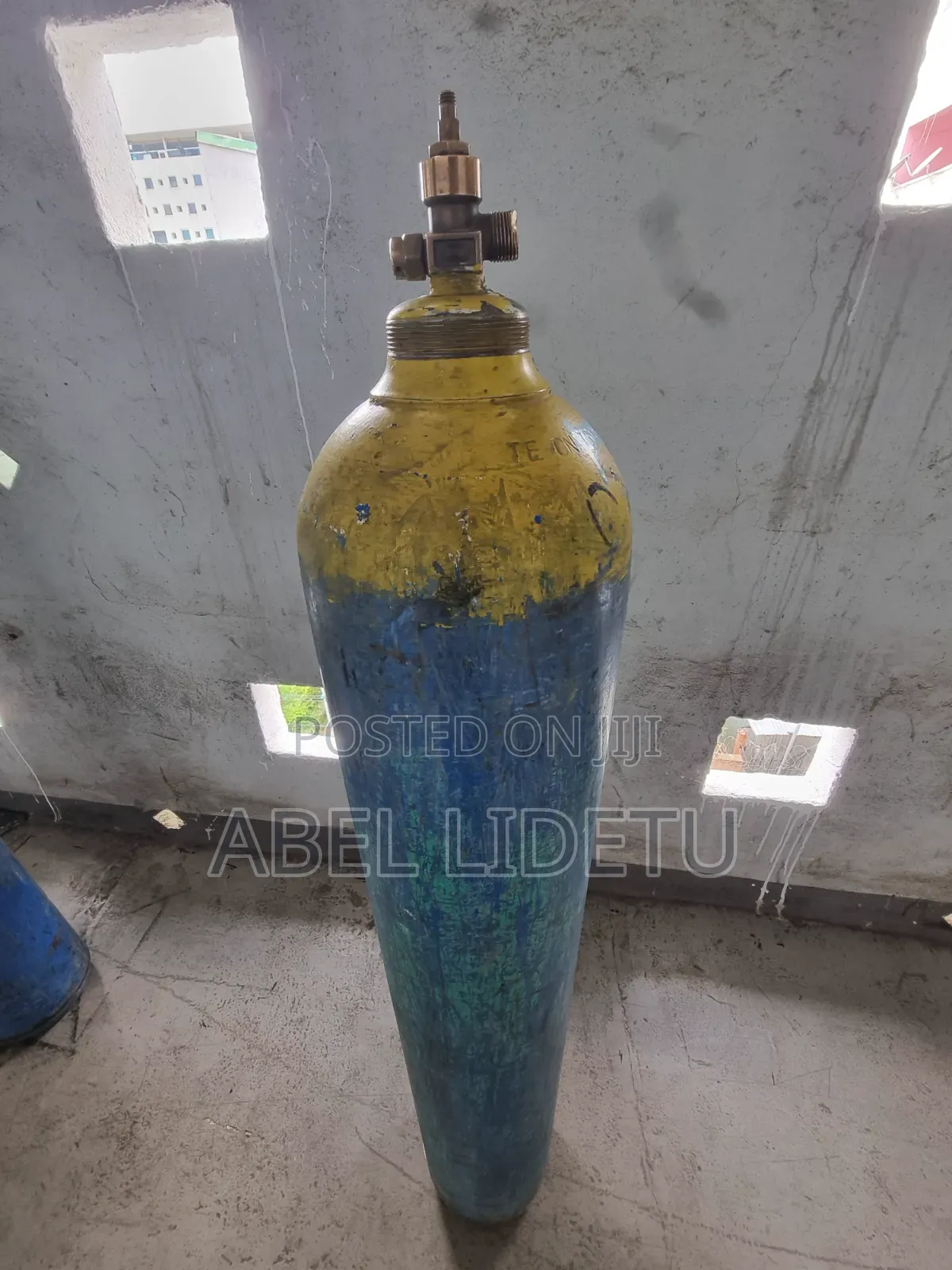 The "Tall" High-Capacity Oxygen Tank