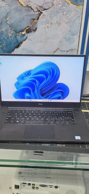 New Laptop Dell XPS 15 16GB Intel Core i5 SSD 512GB