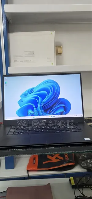 New Laptop Dell XPS 15 16GB Intel Core i5 SSD 512GB