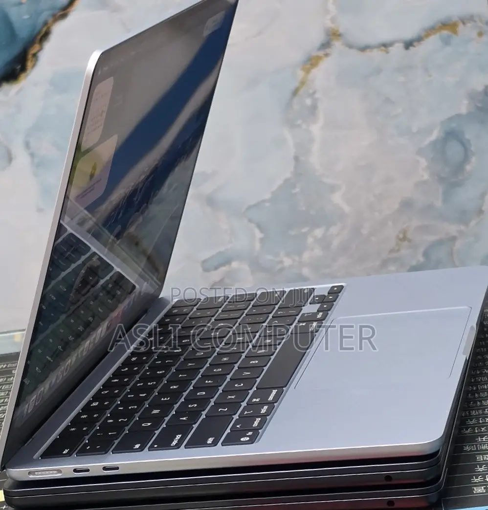 New Laptop Apple MacBook Air 2025 M4 16GB Apple M4 SSD 256GB