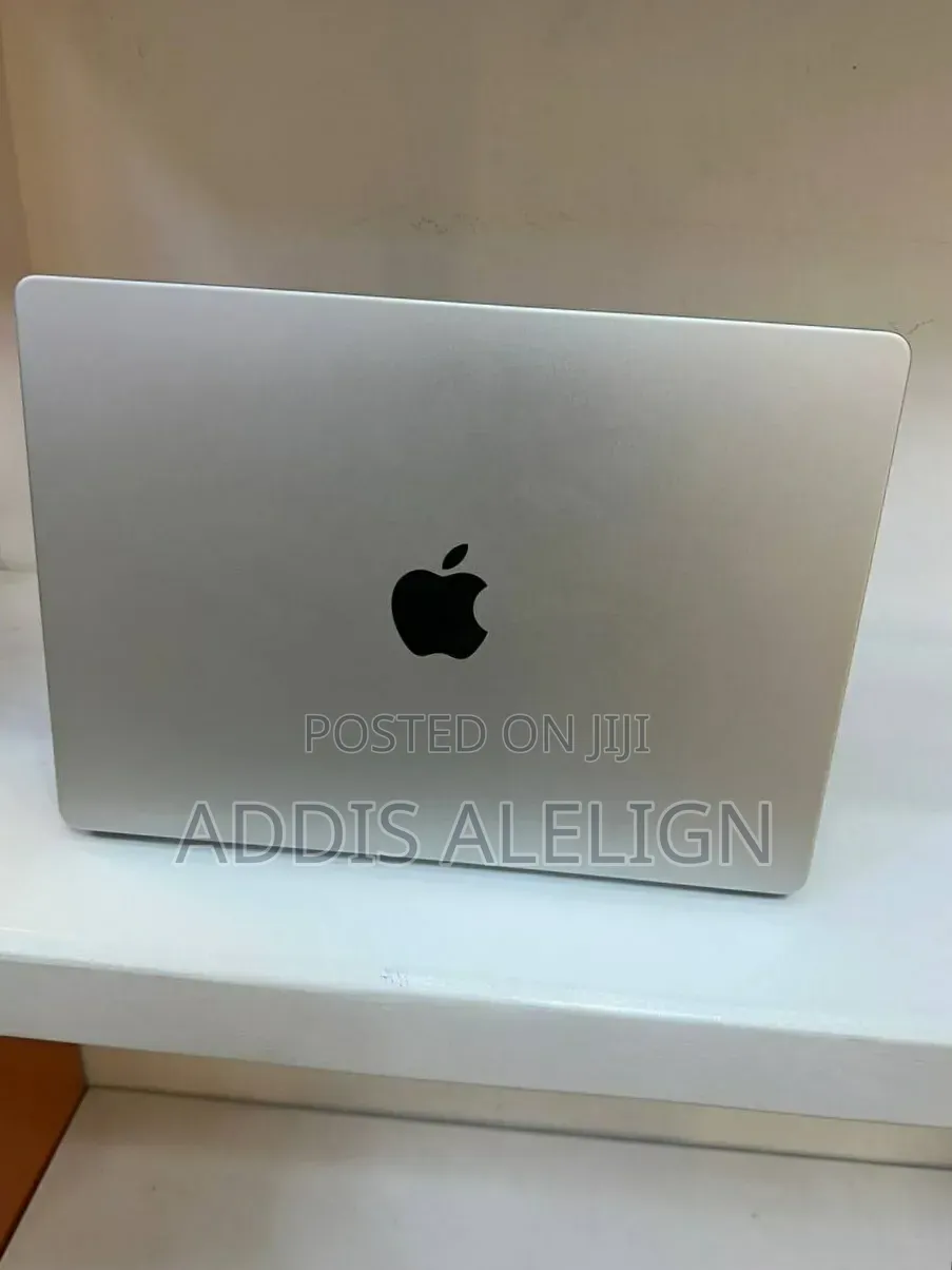 New Laptop Apple MacBook Pro 8GB Apple M1 SSD 256GB