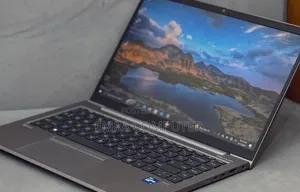 New Laptop HP ZBook Firefly G8 16GB Intel Core i5 SSD 512GB