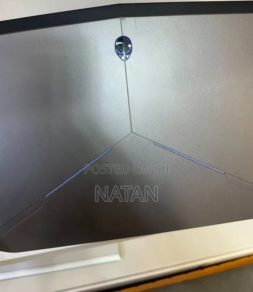New Laptop Dell Allienware M18 R1 16GB Intel Core i7 HDD 500GB