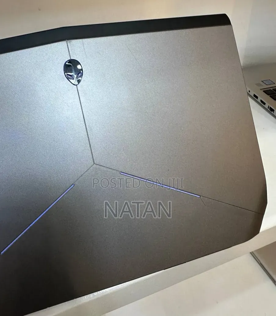 New Laptop Dell Allienware M18 R1 16GB Intel Core i7 HDD 500GB