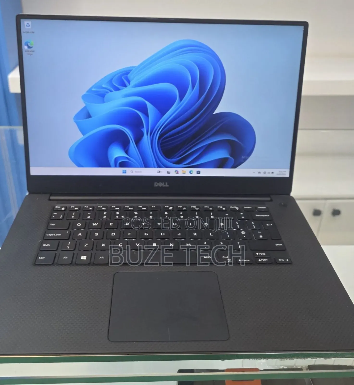 New Laptop Dell 16GB Intel Core i7 SSD 512GB