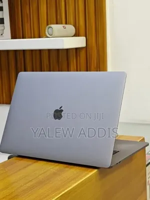 New Laptop Apple MacBook Pro 2017 16GB Intel Core i9 SSD 512GB