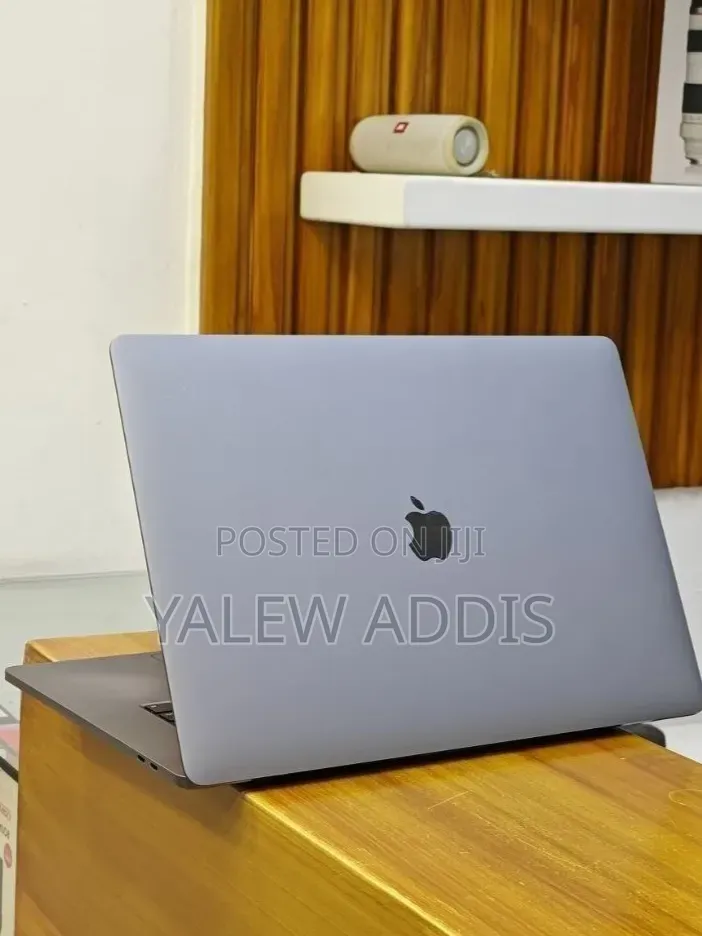 New Laptop Apple MacBook Pro 2017 16GB Intel Core i9 SSD 512GB