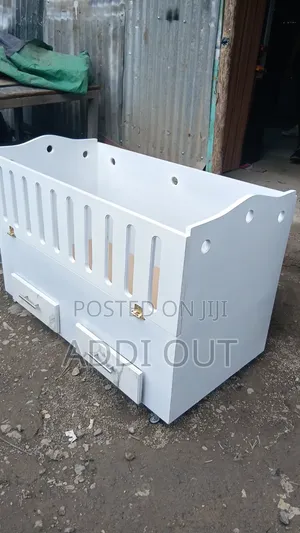 MDF የህፃናት አልጋ