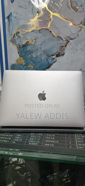 New Laptop Apple MacBook Air 2020 M1 8GB Apple M1 SSD 256GB