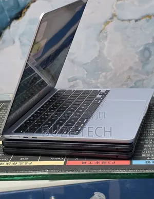 New Laptop Apple MacBook Air 2025 M4 16GB Apple M4 SSD 256GB
