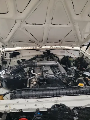 Toyota Land Cruiser 1996 White
