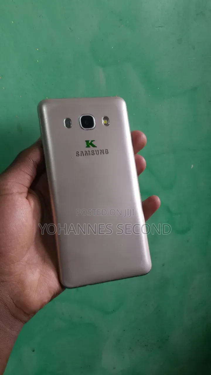 Samsung Galaxy J5 16 GB Gold