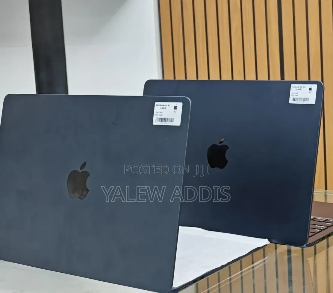 New Laptop Apple MacBook Air 2025 M4 16GB Apple M4 SSD 512GB