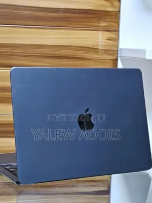 New Laptop Apple MacBook Air 2025 M4 16GB Apple M4 SSD 512GB