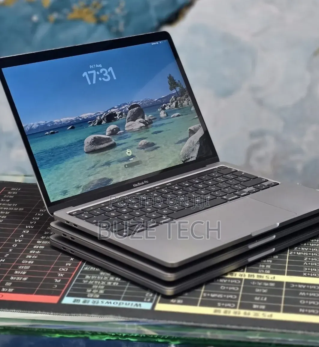 New Laptop Apple MacBook Pro 2020 M1 8GB Apple M1 Pro SSD 512GB