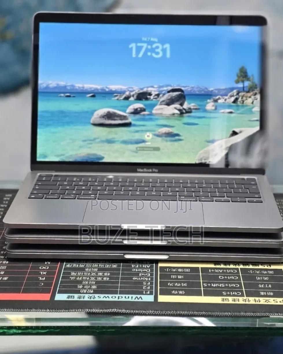 New Laptop Apple MacBook Pro 2020 M1 8GB Apple M1 Pro SSD 512GB
