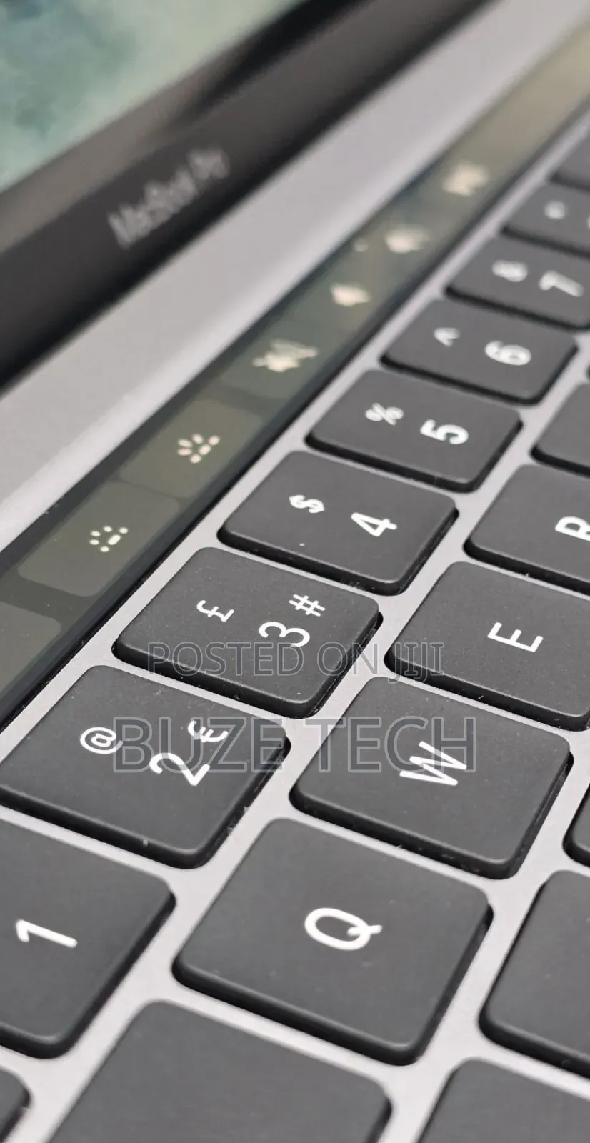 New Laptop Apple MacBook Pro 2020 M1 8GB Apple M1 Pro SSD 512GB