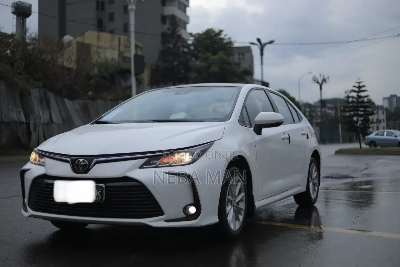 Toyota Corolla 2022 White