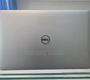 New Laptop Dell Precision 15 3520 16GB Intel Core i7 SSD 512GB