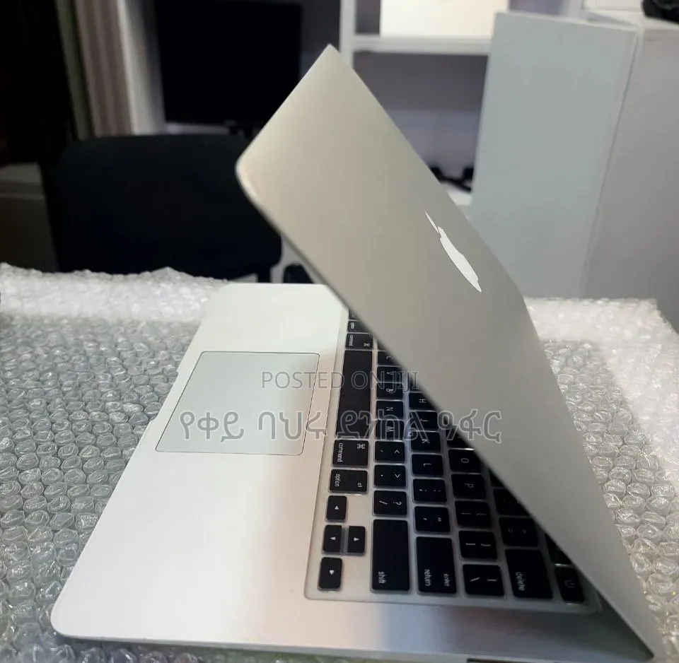 New Laptop Apple MacBook Air 2017 8GB Intel Core i5 SSD 128GB