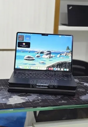 New Laptop Apple MacBook Air 2025 M4 16GB SSD 256GB