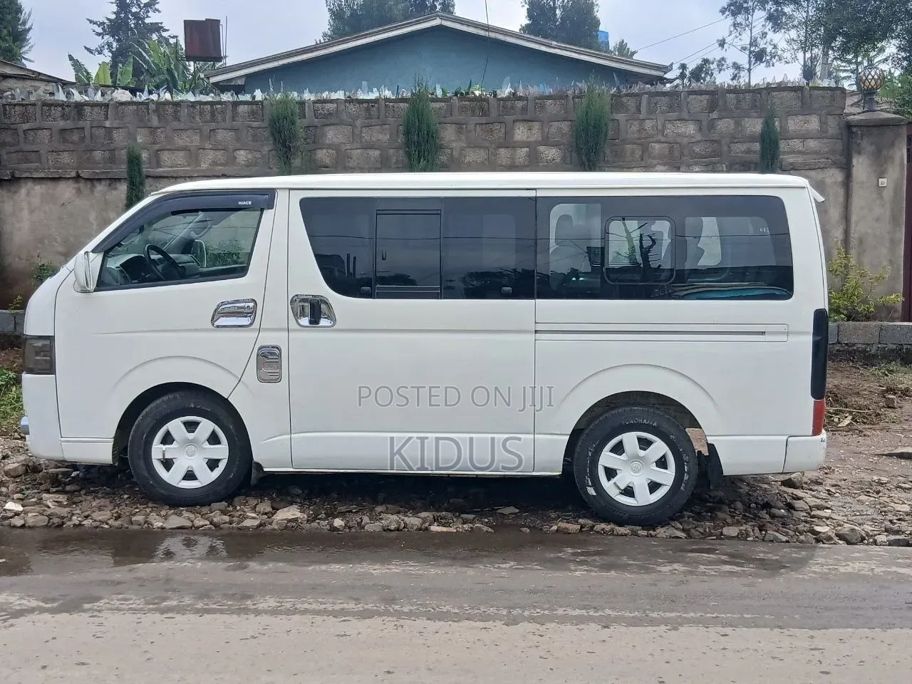 Toyota HiAce 2007 White