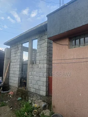 Furnished 4bdrm House in Yeka for sale