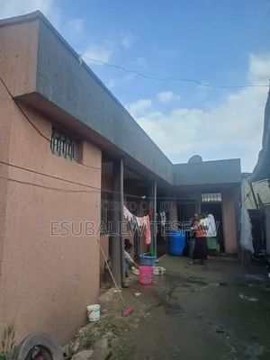 Furnished 4bdrm House in Yeka for sale
