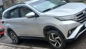 Toyota Rush 2022 Silver