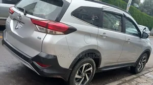 Toyota Rush 2022 Silver