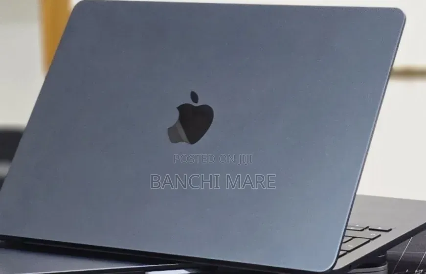 New Laptop Apple MacBook Air 2025 M4 16GB Apple M4 SSD 256GB