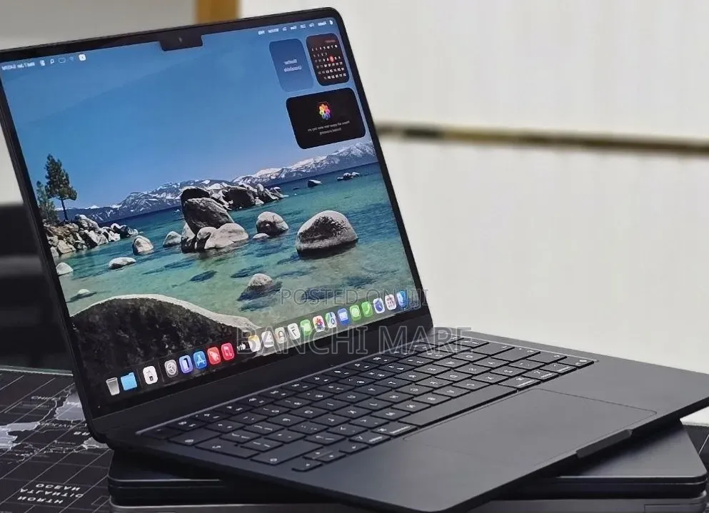New Laptop Apple MacBook Air 2025 M4 16GB Apple M4 SSD 256GB