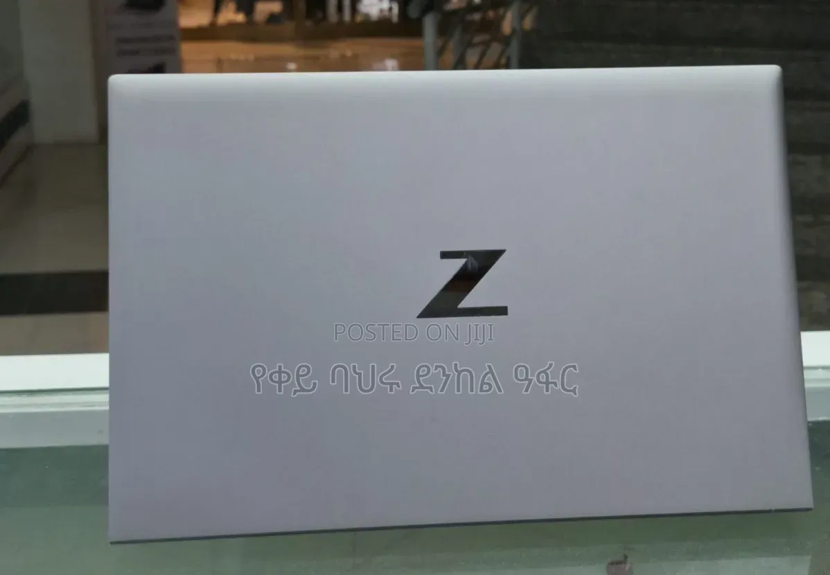 New Laptop HP ZBook Firefly 14 G7 16GB Intel Core i7 SSD 512GB