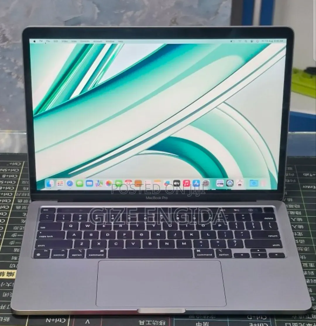 New Laptop Apple MacBook Pro 2022 M2 8GB Apple M1 Pro SSD 256GB