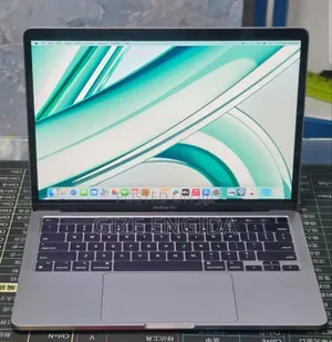 New Laptop Apple MacBook Pro 2022 M2 8GB Apple M1 Pro SSD 256GB