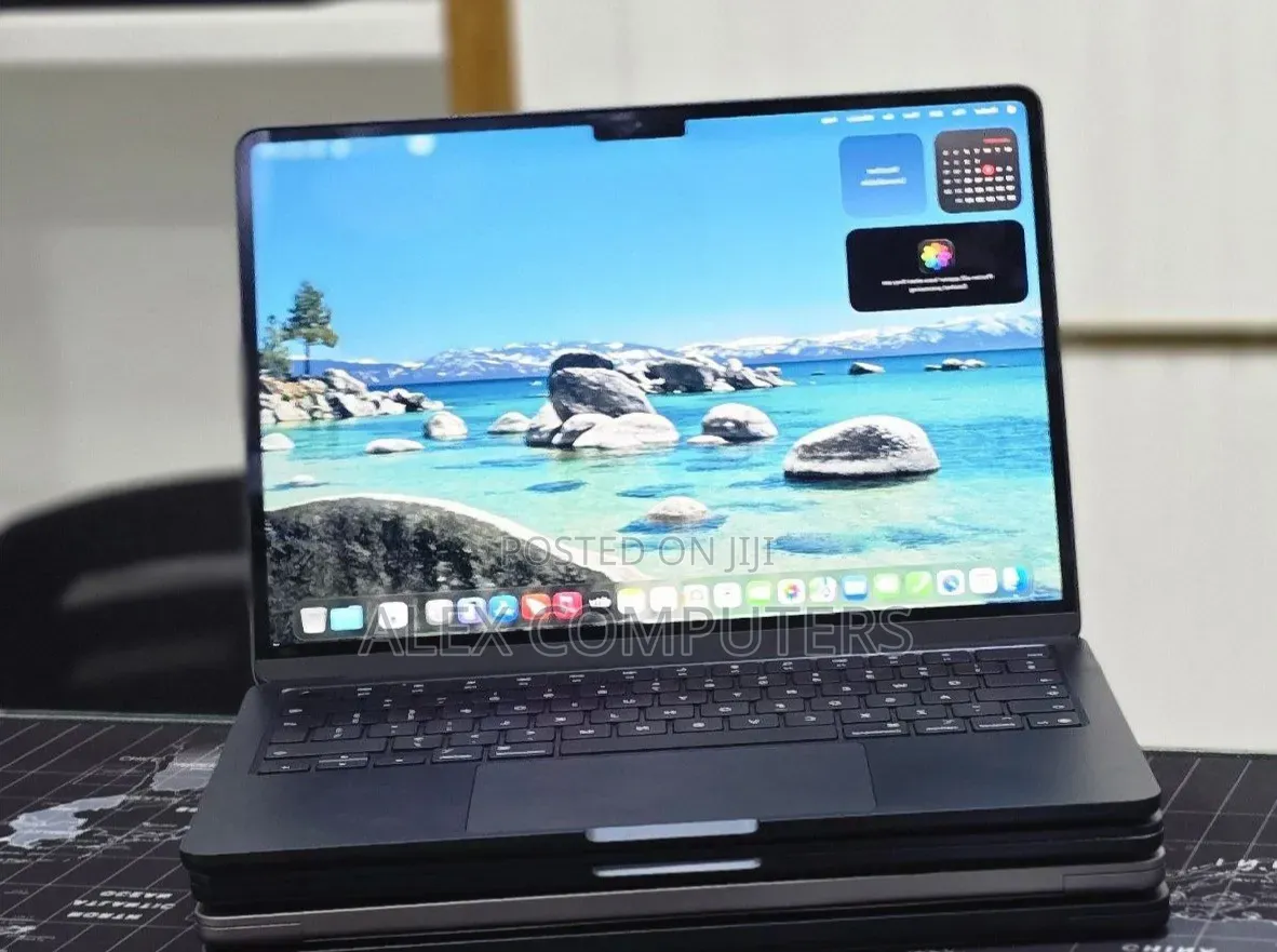 New Laptop Apple MacBook 16GB Apple M4 SSD 256GB