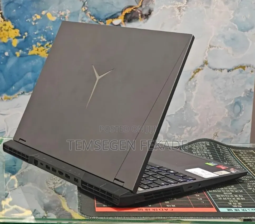 New Laptop Lenovo Legion 9 16GB AMD Ryzen 7 SSD 512GB