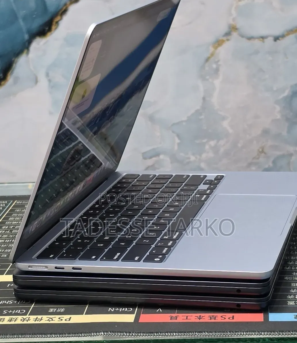 New Laptop Apple MacBook Air 2025 M4 16GB Apple M4 SSD 256GB