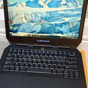 New Laptop Apple MacBook Pro 16GB Intel Core i5 SSD 512GB