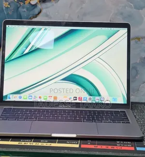New Laptop Apple MacBook Pro 2022 M2 8GB Apple M2 SSD 256GB