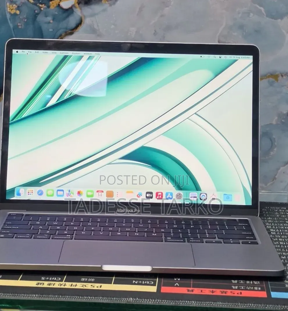 New Laptop Apple MacBook Pro 2022 M2 8GB Apple M2 SSD 256GB