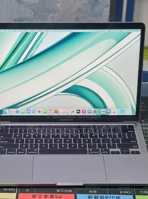 New Laptop Apple MacBook Pro 2022 M2 8GB Apple M2 SSD 256GB