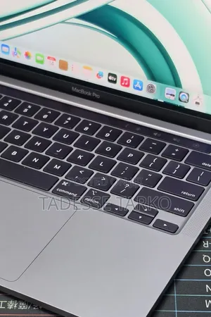 New Laptop Apple MacBook Pro 2022 M2 8GB Apple M2 SSD 256GB