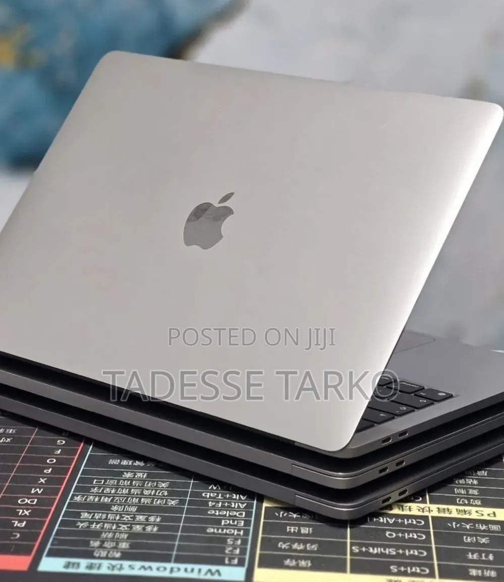 New Laptop Apple MacBook Pro 2020 M1 8GB Apple M1 Pro SSD 512GB