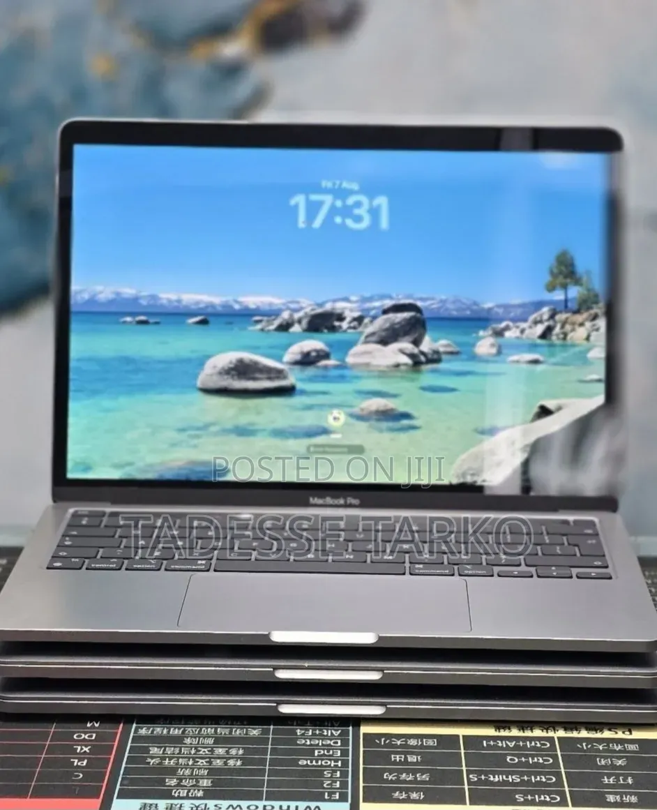 New Laptop Apple MacBook Pro 2020 M1 8GB Apple M1 Pro SSD 512GB