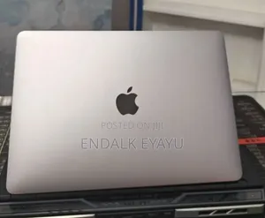 New Laptop Apple MacBook Pro 2022 M2 8GB Apple M2 SSD 512GB