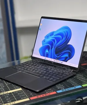 New Laptop HP Spectra 13 16GB Intel Core i7 SSD 1T
